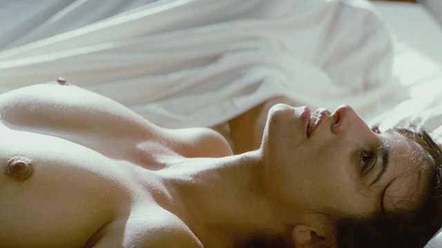 Soft sex on bed Siri hd sex videos free download